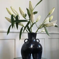 Love Handles Vase (Black)