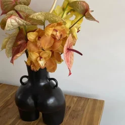 Love Handles Vase (Black)
